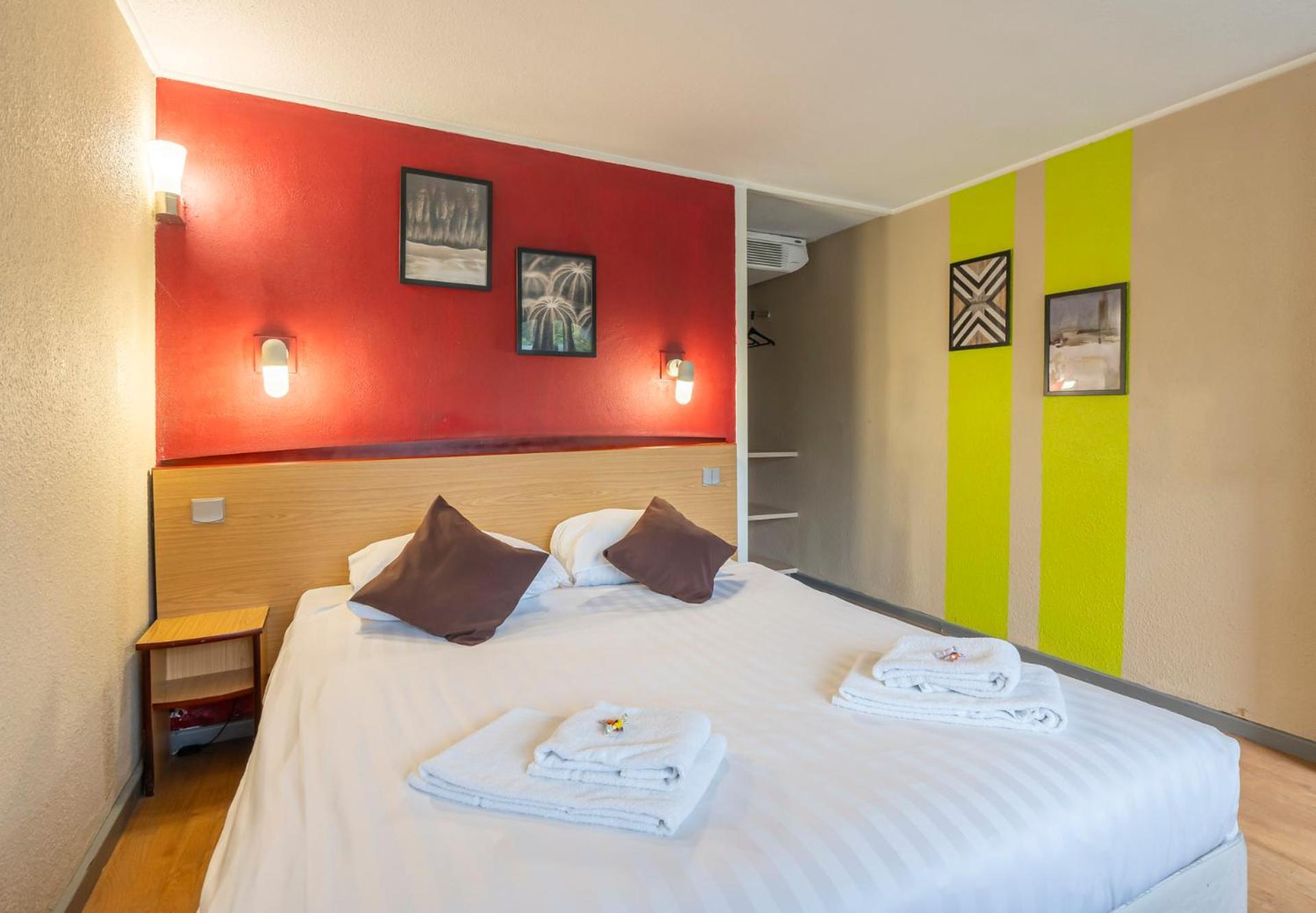 Отель Sleep & Go Brugge Экстерьер фото
