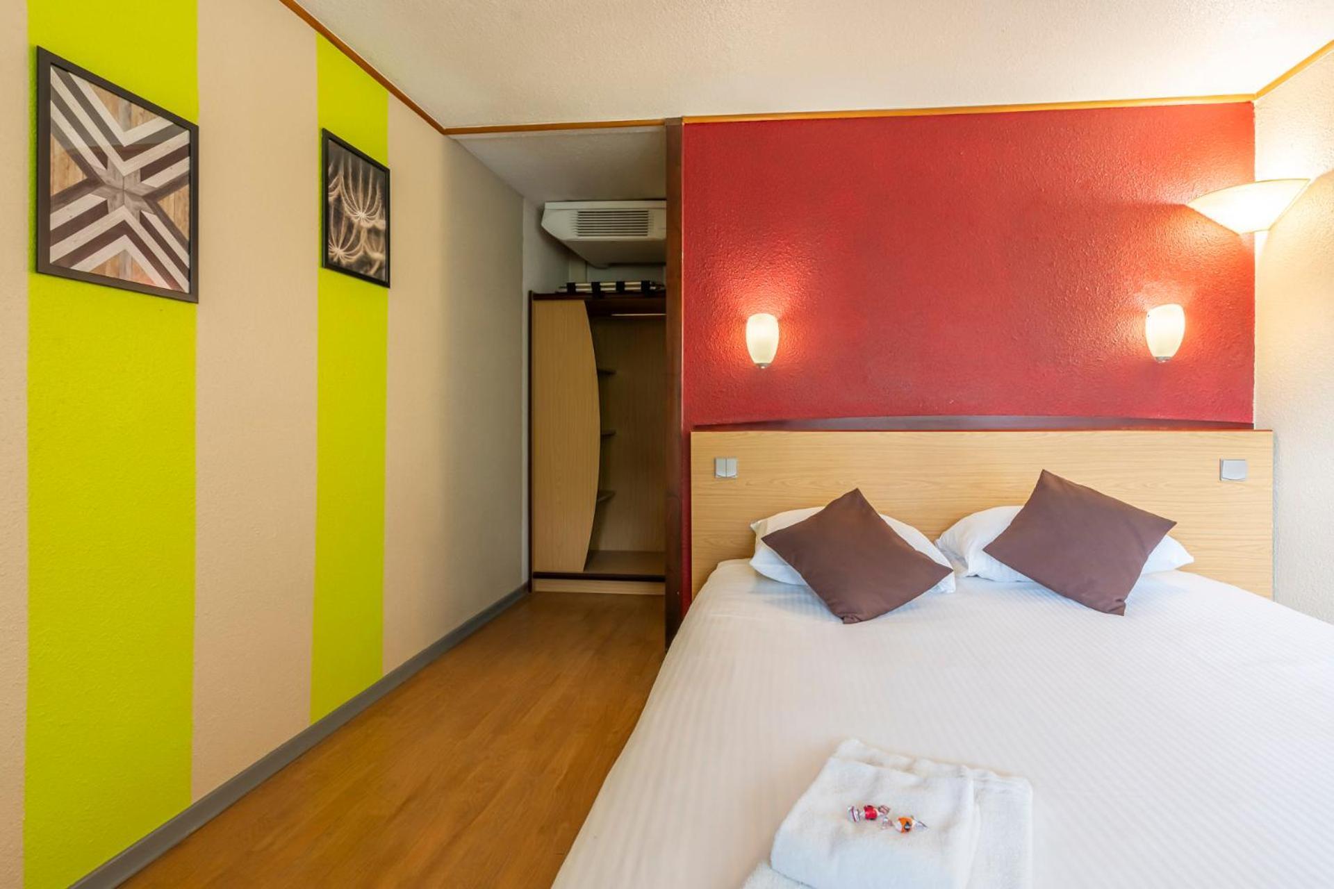 Отель Sleep & Go Brugge Экстерьер фото