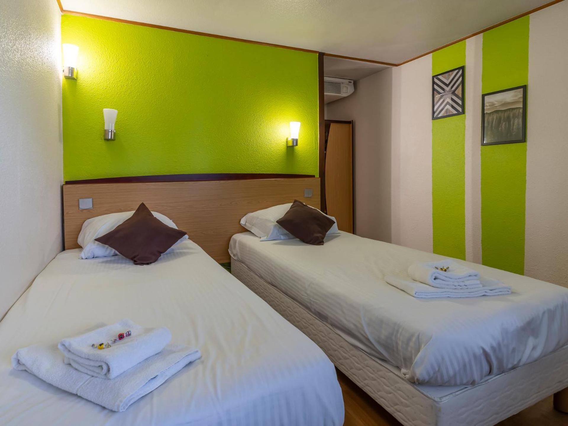 Отель Sleep & Go Brugge Экстерьер фото