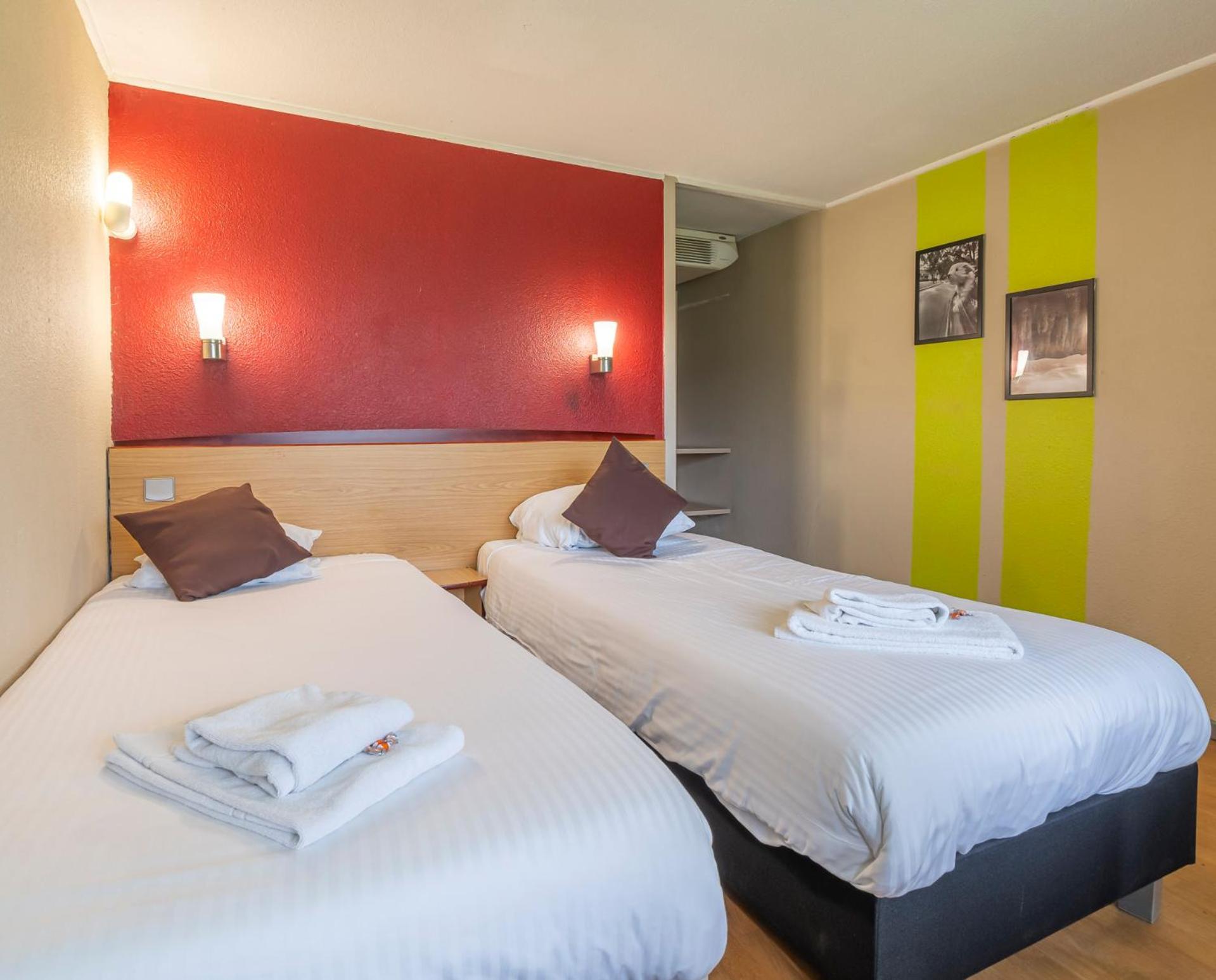 Отель Sleep & Go Brugge Экстерьер фото