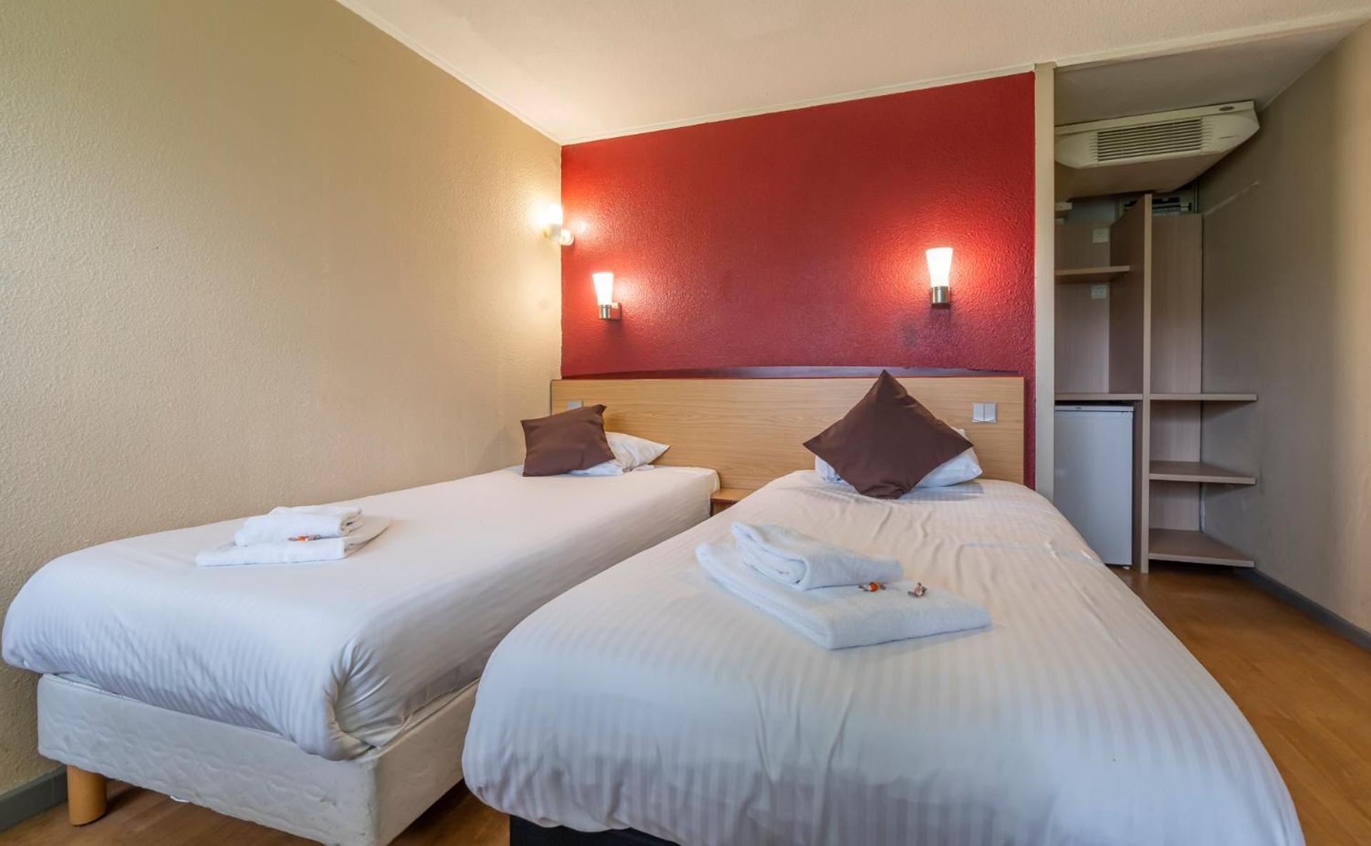 Отель Sleep & Go Brugge Экстерьер фото